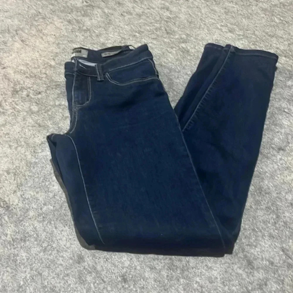 William Rast Mid Rise Slim Leg size 4
